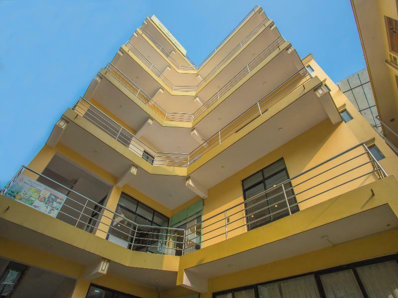 Oyo 255 White Zambala Hotel Katmandú Exterior foto